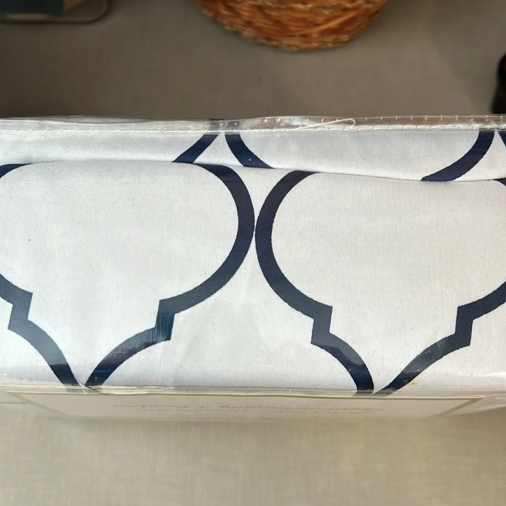 Blue and white duvet set